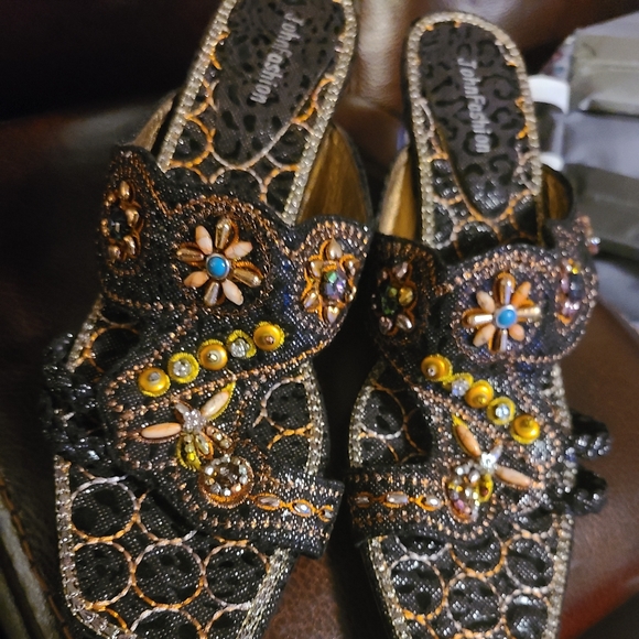 John Fashions - Picture 1 of 8